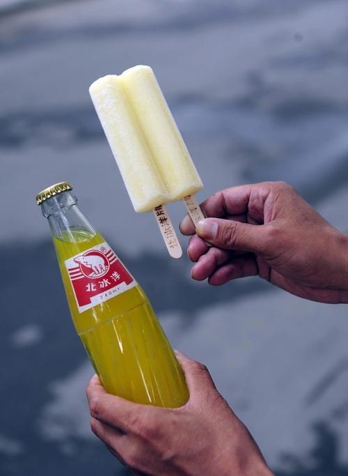 小时候的北京，我们不戴口罩，却都戴着红领巾和小黄帽儿