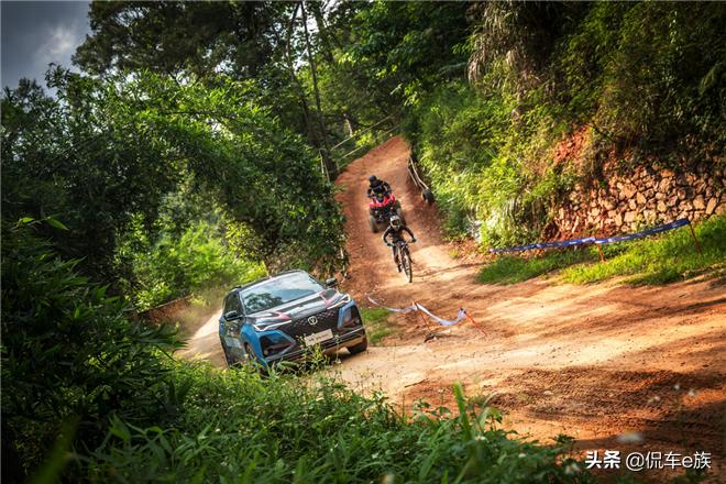 长安cs75山地越野,第二代长安cs75plus山地雪地越野