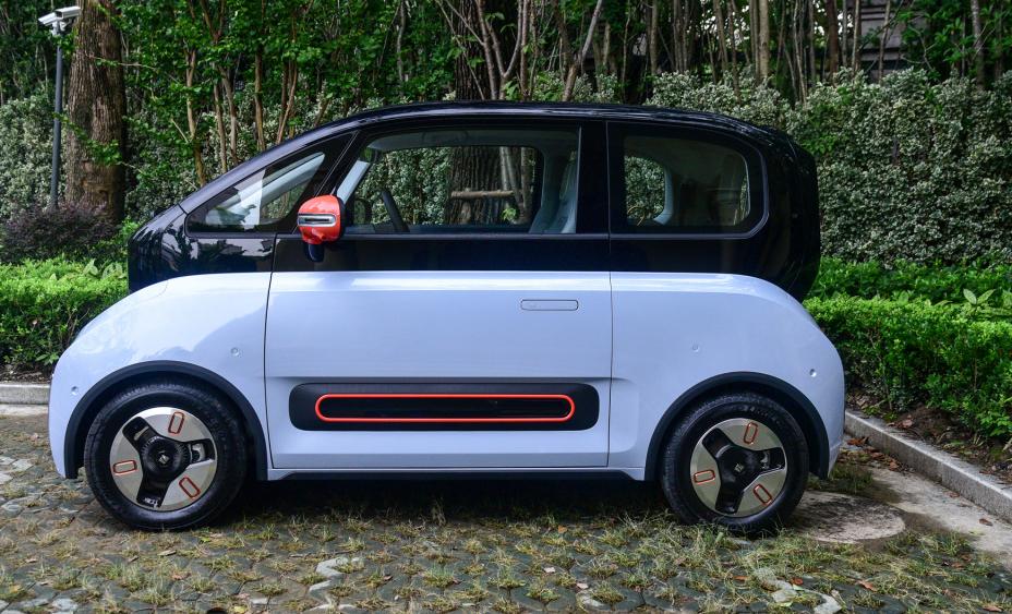 朋友劝我买奥迪奔驰我选择了宝马,朋友劝我买五菱