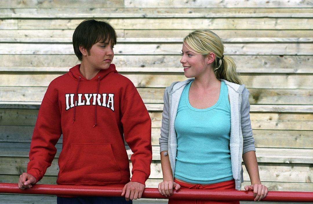 女孩女扮男装进入男生宿舍,女孩女扮男装进入男子学校的电影