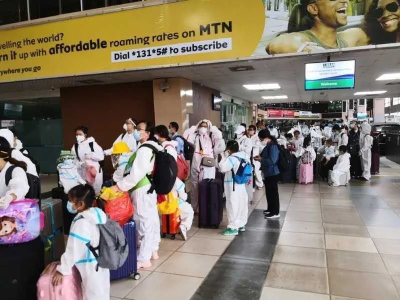 良心票价八千元，非洲第一大国开通临时航班，三百名中国公民回国