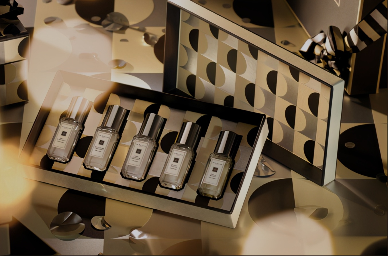 mac圣诞限量2019套盒李佳琦,李佳琦开圣诞倒数礼盒开出衣服