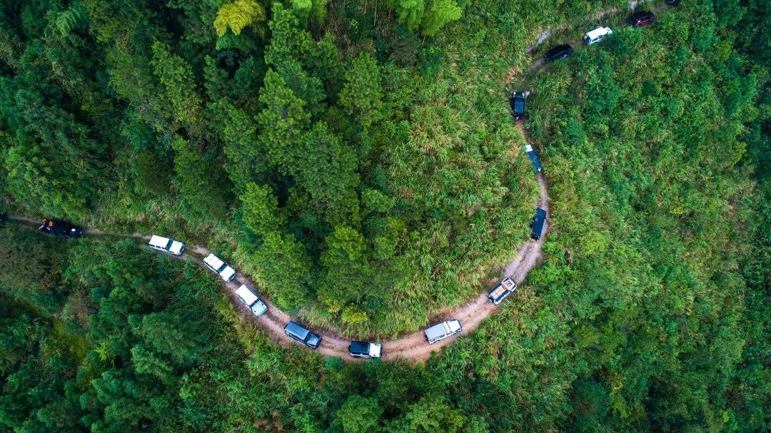 新款卫士的真实越野能力,卫士是不是硬派越野车