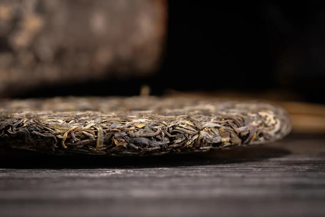 什么样的茶饼为正宗普洱生茶,青饼和普洱生茶有什么区别