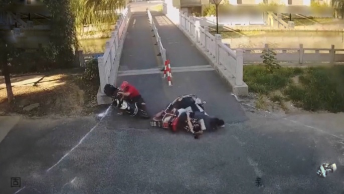 孕妇遇到车祸怎么处理,孕妇撞车受到惊吓要做什么检查