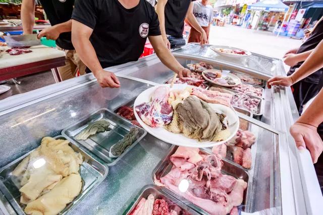 用3年干倒周边牛杂店！柳州80后“牛杂王”的逆袭之路