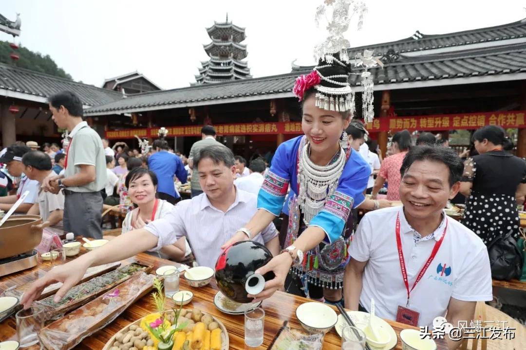 明天早上八点半中央电视台综合频道朝闻天下直播三江号始发，敬请收看