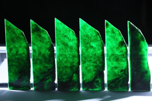 购买翡翠擦亮眼，这8种翡翠不能买，土豪级玩家随意