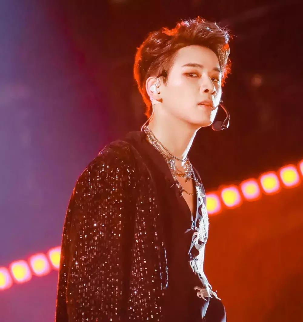 王一博黄子韬华晨宇,王一博和华晨宇眼妆