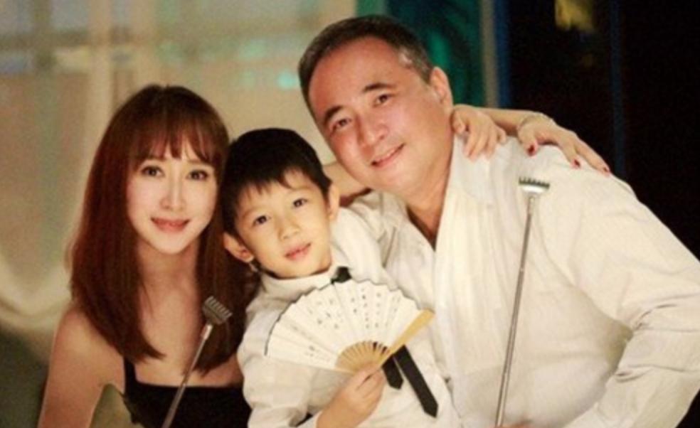 胡静与丈夫差几岁,揭秘胡静嫁入豪门真实内幕