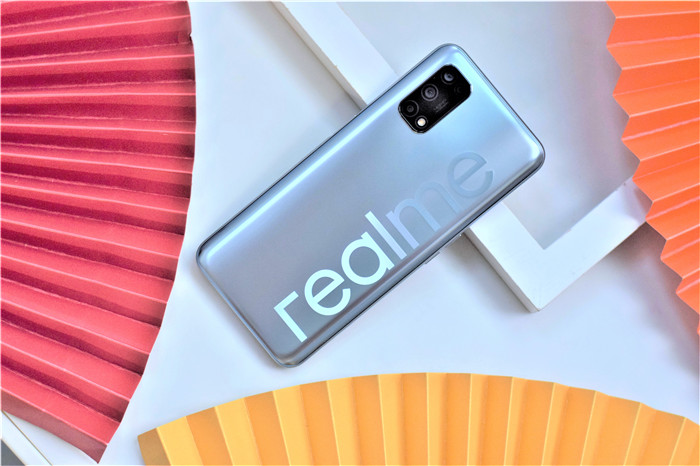 realme真我v5是5g手机吗,realme真我v5是不是全面屏