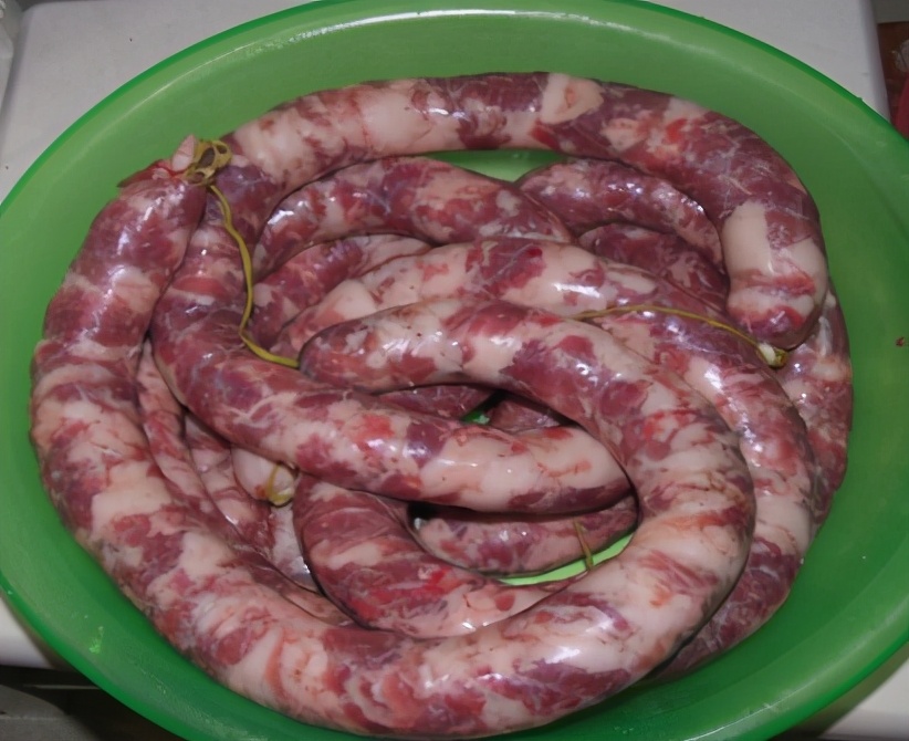 腊肠灌好别直接晒！多加一步，腊肠紧实不开裂，鲜香入味，超好吃