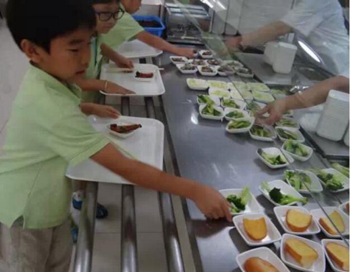 家庭年收入100万上国际学校,年收入20万孩子可以上国际学校