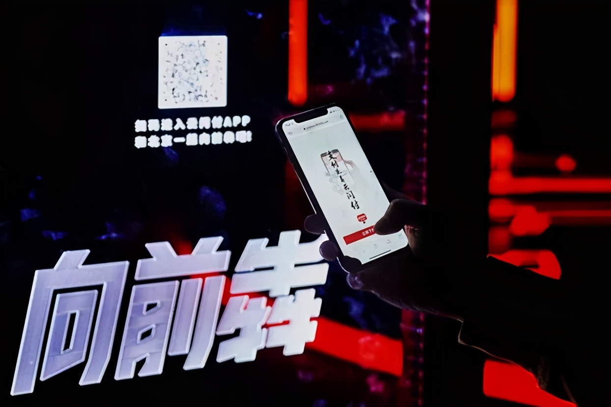 一头「犇牛」，展现时代向前犇精神