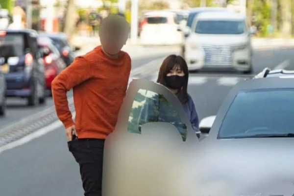 福原爱事件再发酵，同游男约会用的车是租的，因拒赔修车费被爆料