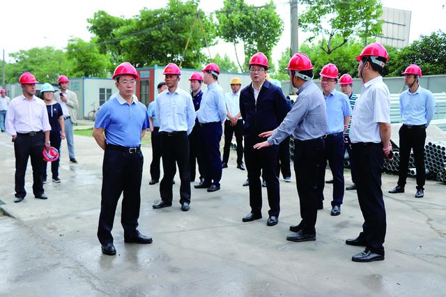 领导检查建筑工地扬尘治理 (市住建局推进建筑工地扬尘防治)