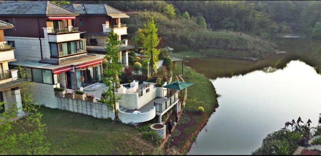 胡均新作|300㎡山水别墅，女企业家的自然田园梦