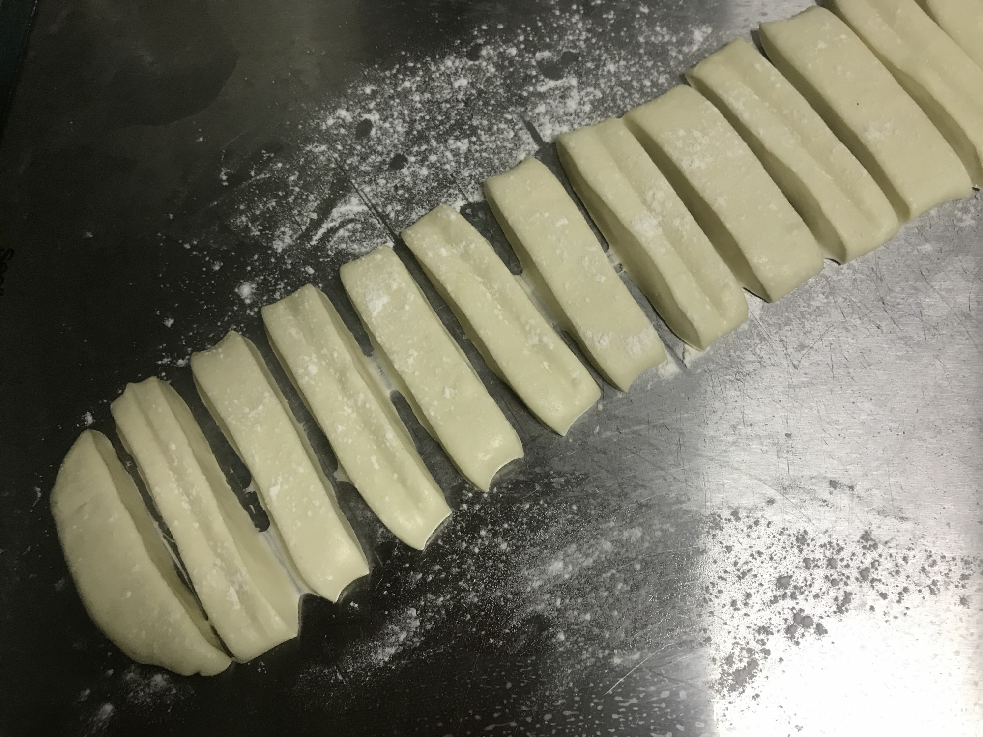 花1000学的炸油条做法,香酥油条配方和制作方法