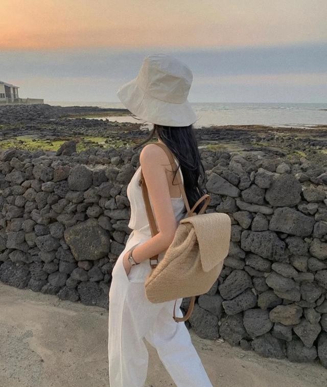 夏天戴什么颜色帽子防晒效果好,夏天哪种款式颜色的帽子最防晒