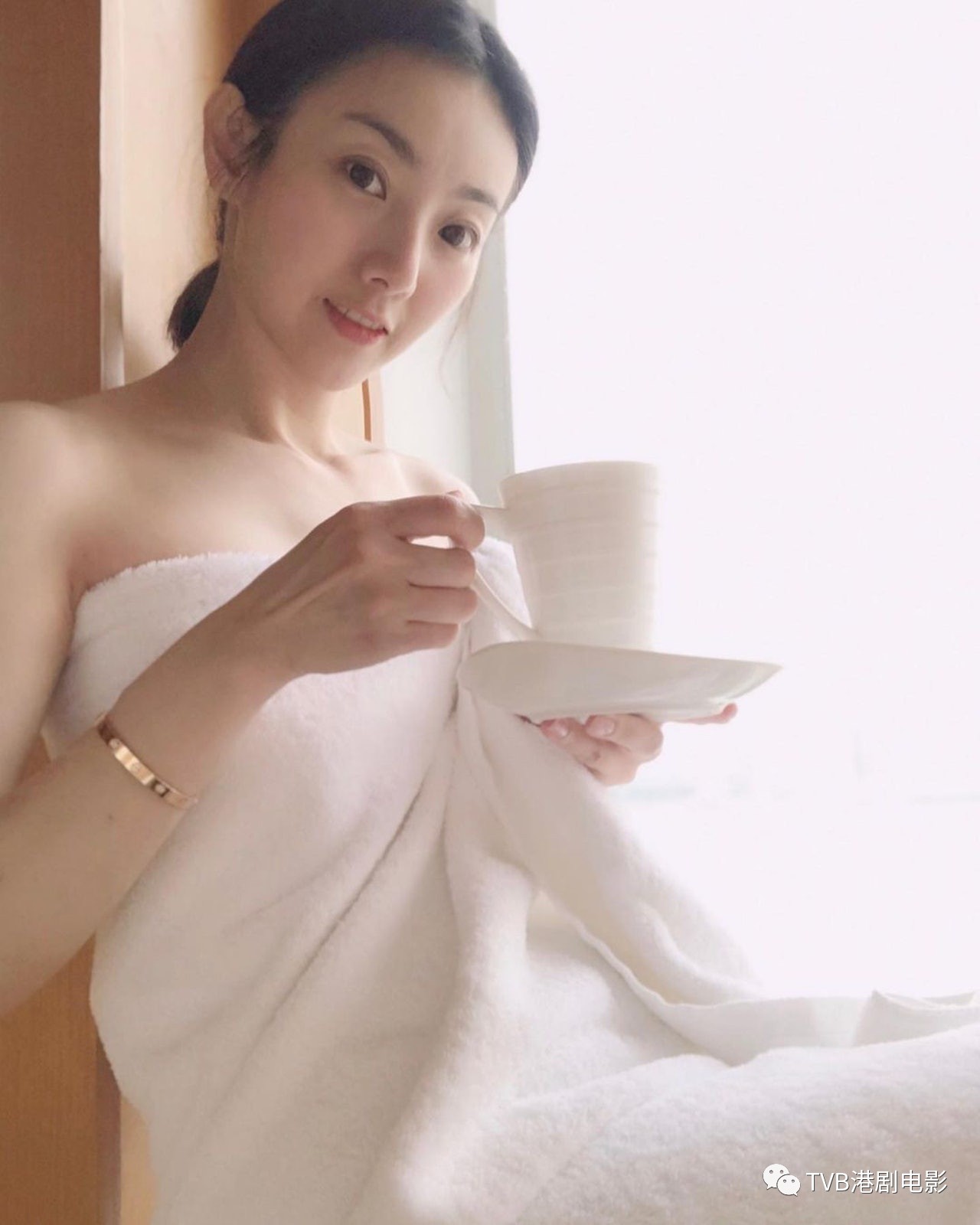 香港新闻主持人周嘉仪,翡翠台周嘉仪什么时候离开tvb的