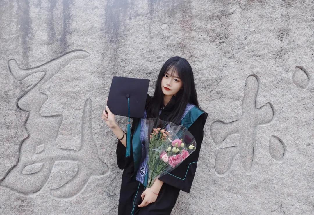 美院中国风学士服,九大美术学院学士服