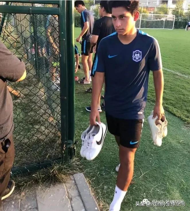 曹阳天津泰达新消息,天津泰达老将曹阳照片