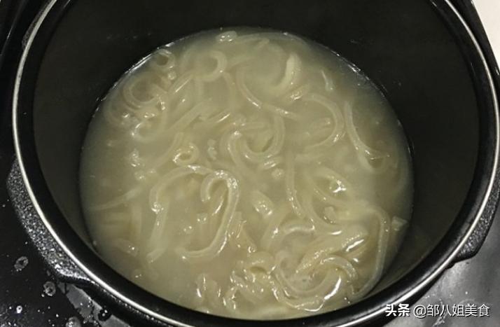 做猪皮冻的方法与技巧,做猪皮冻猪皮沉底怎么回事