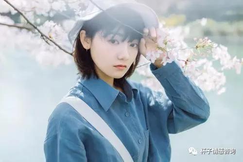 婚姻中发现三观不合该不该离婚,夫妻三观不合是常态要不要离婚呢