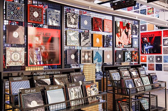 爱马仕开了家丝巾唱片店，GUESS要与HelloKitty联名了