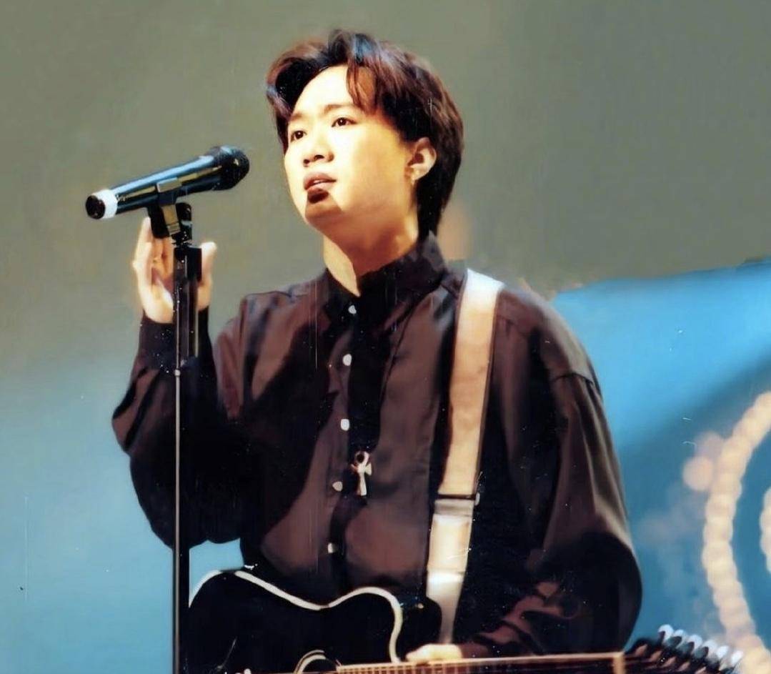 beyond黄家驹死前最后一场演唱会,beyond主唱怀念黄家驹