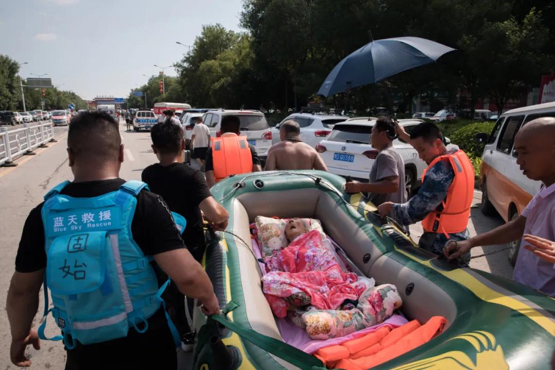 人在新乡，我们的家还在水里