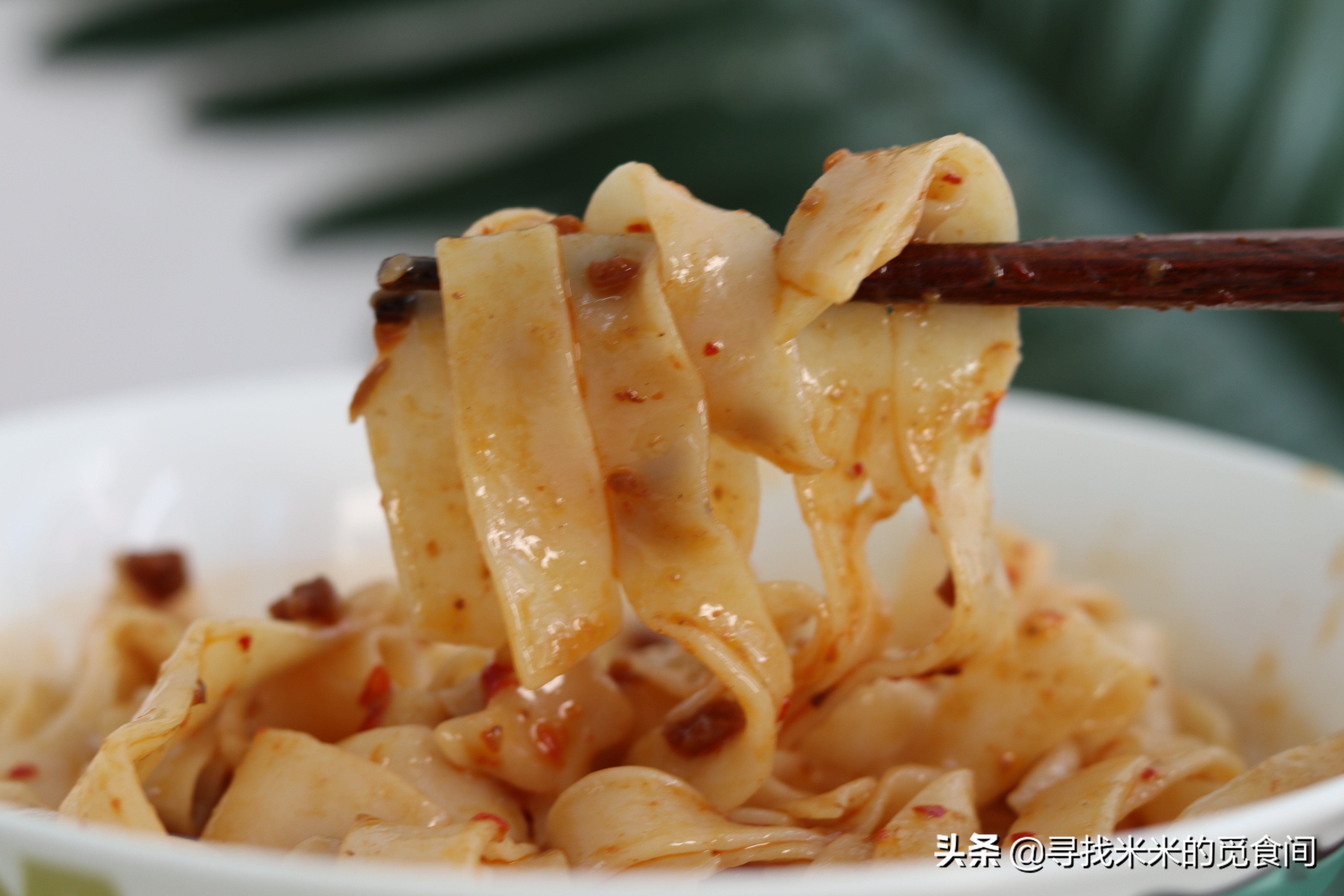 饺子皮千万别扔教你做好吃的 (饺子皮可以直接煮来吃吗)