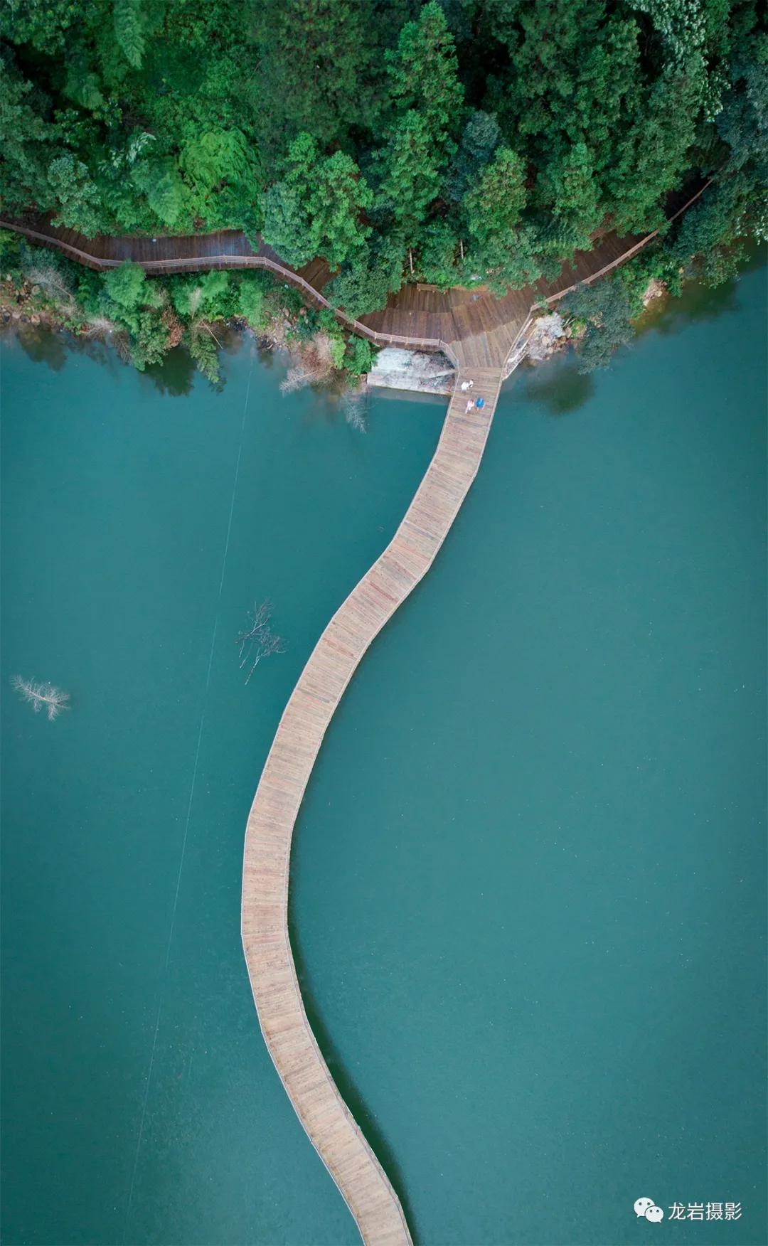 @龙岩人，让我们跟随无人机，一起飞跃闽西