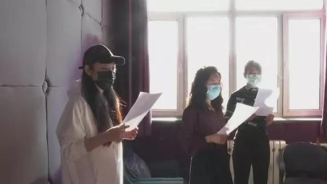 讴歌逆行者礼赞生命作文,众志成城礼赞最美逆行者