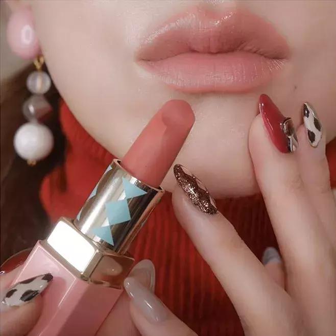 新手彩妆练习,怎么测试适合自己的彩妆