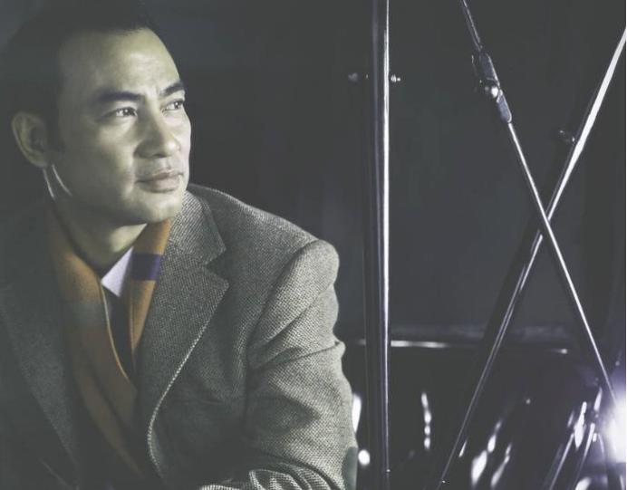 20年前引女孩“生扑”,号称最后的*男舞**，任达华究竟有啥魅力？