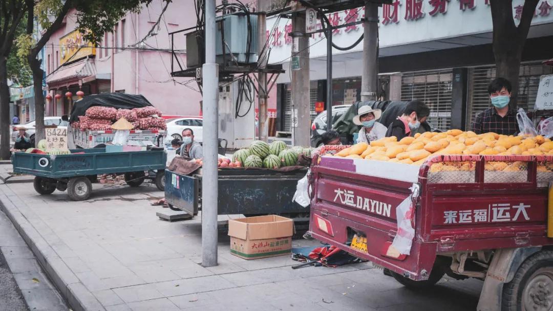 有允许摆地摊的城市么,汉川市里哪里适合摆摊