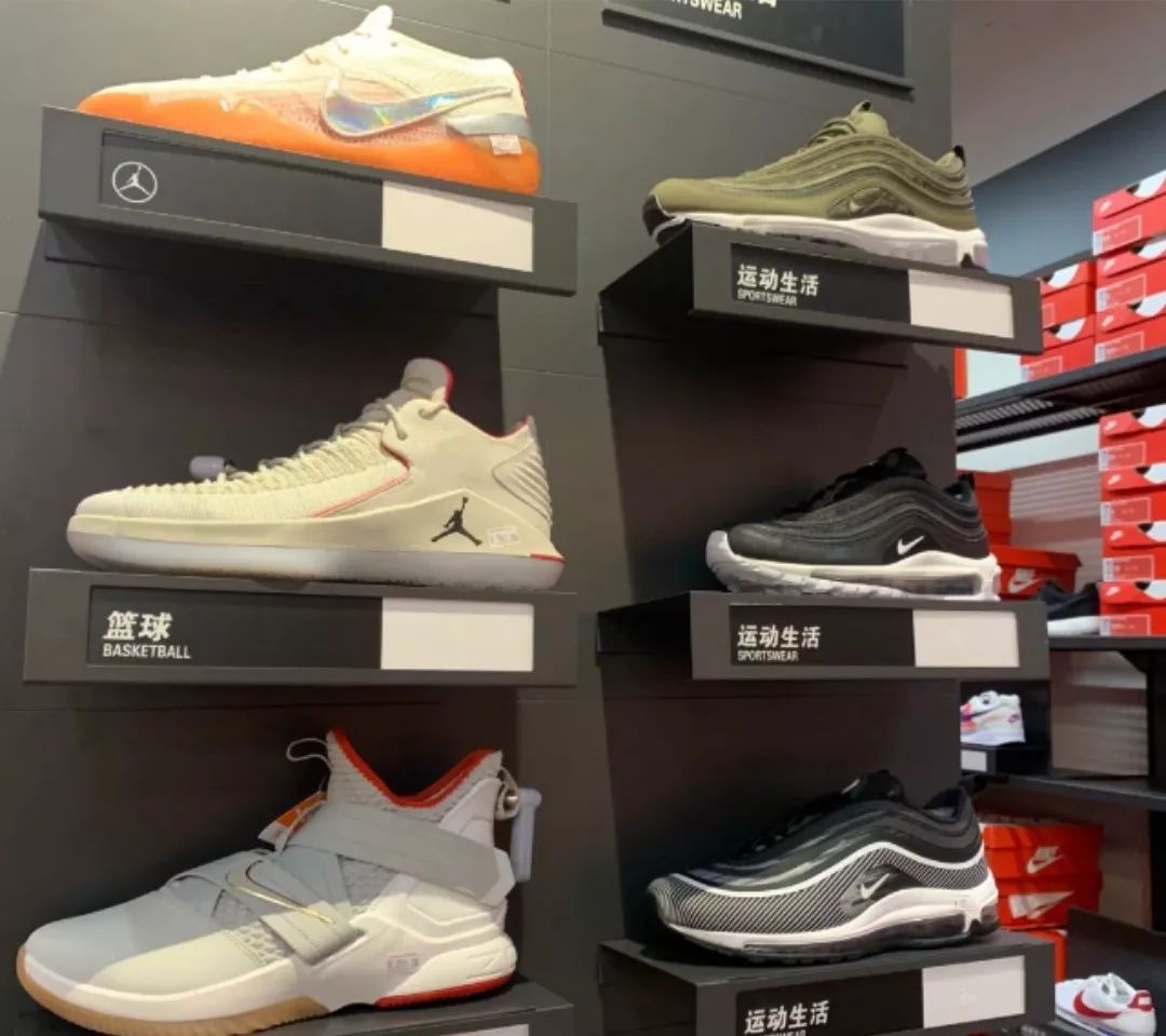 60块钱买的阿迪达斯黑贝壳,60块买的耐克