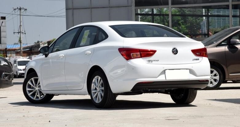 车长超4米7油耗仅6.3L的合资*级A**车3年车龄的别克威朗6万多值吗