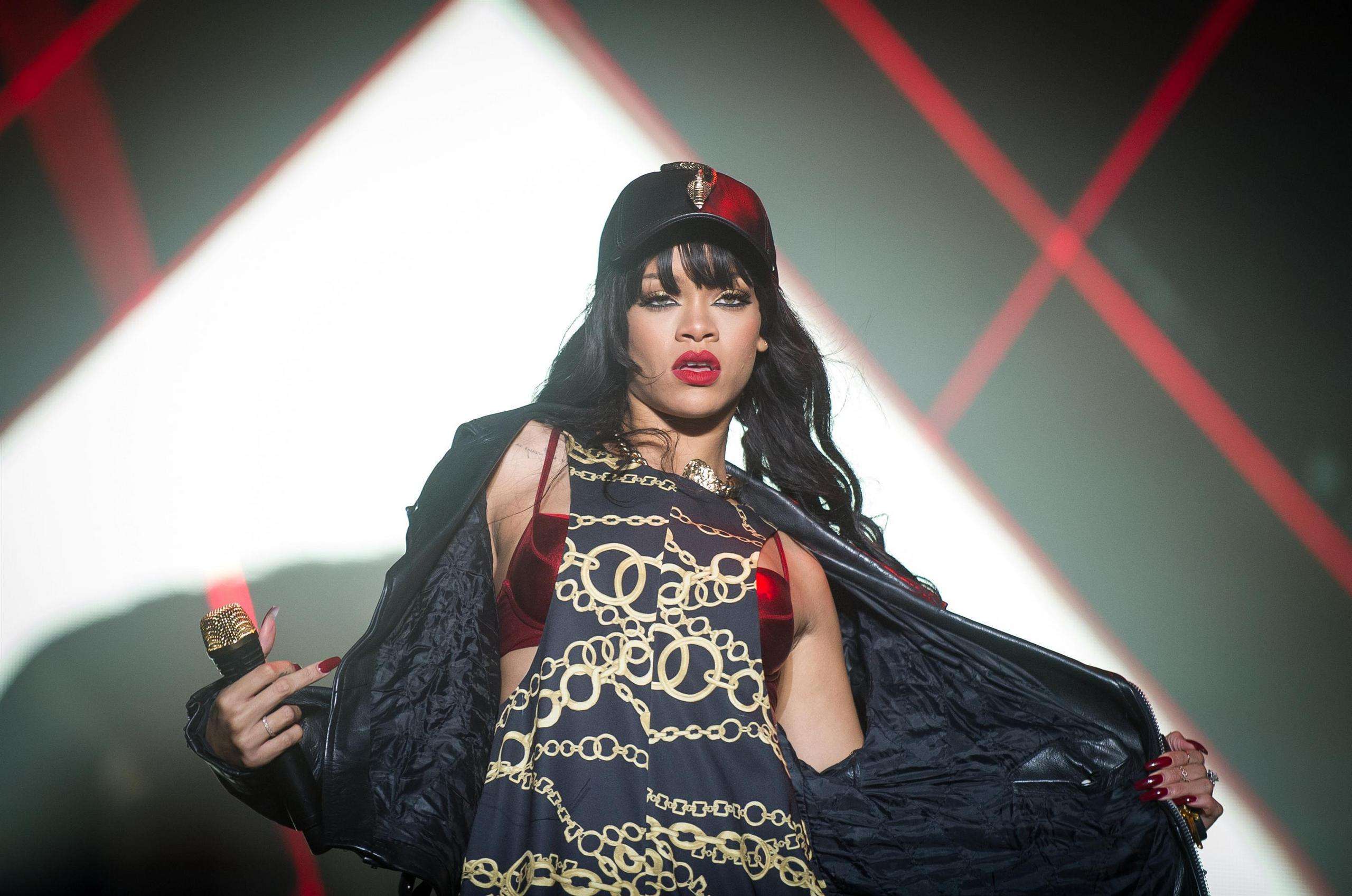 puma蕾哈娜搭配袜子,puma蕾哈娜图