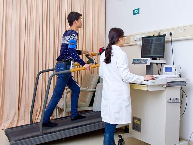 怎样的胸痛是轻微冠心病,冠心病没有胸痛算不算冠心病