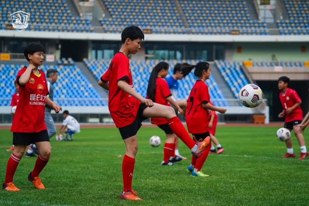 足球进中小学,足球进校园