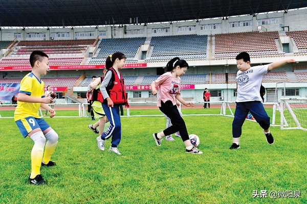 亲子互动采访视频,亲子活动小小记者