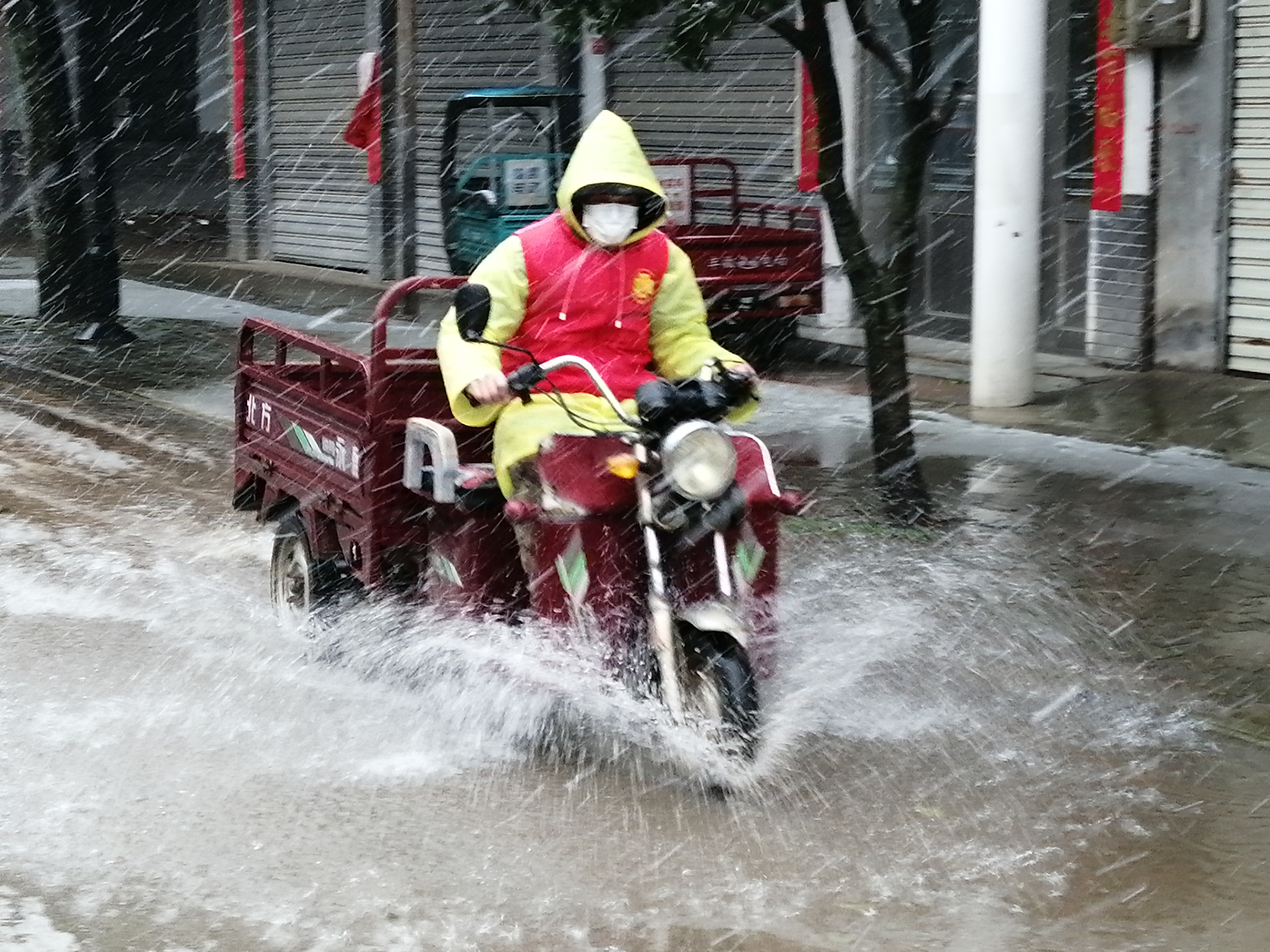 抗击疫情一户不落,疫情防控不落一人群