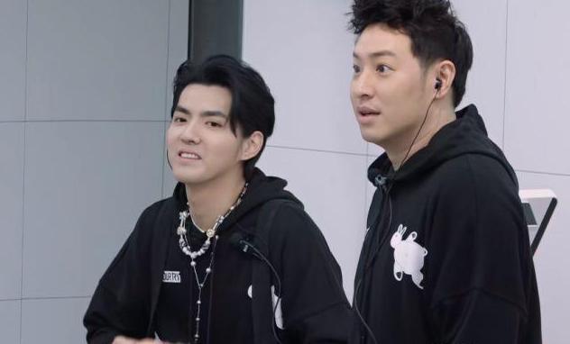 都美竹点赞吴亦凡被批捕,律师解读案情:证据充分极大可能已认罪