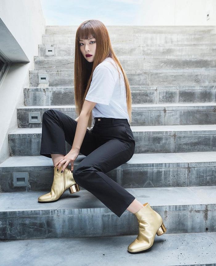 无回归抠脚状态，姜涩琪官宣奢侈品全球代言人，新品合作有排面