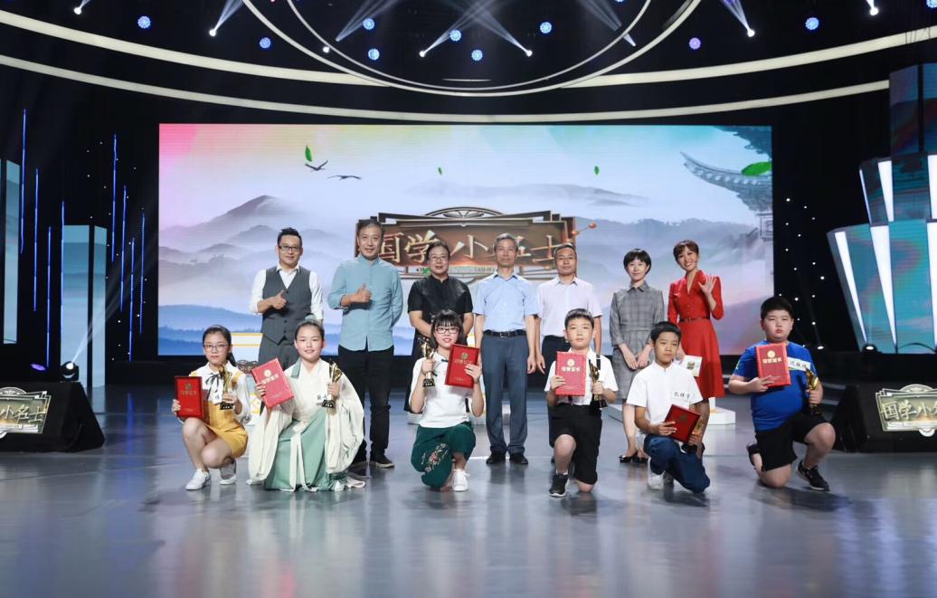 奔涌的后浪,后浪奔涌奋斗青年