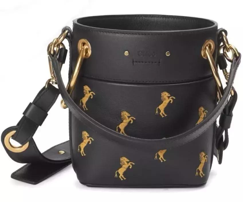 刘雯今年最流行的包,刘雯同款包时尚潮流大牌大容量