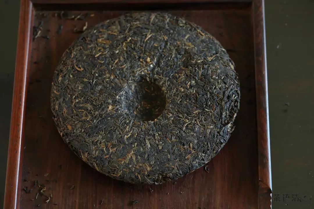 茶｜什么是紧压茶？压成大饼会更好喝吗？