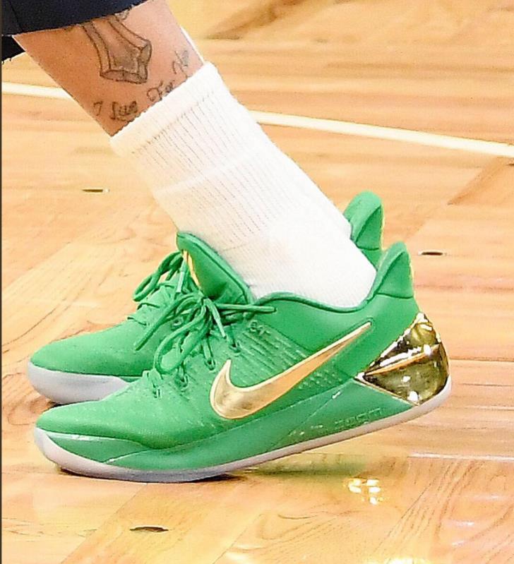 乔丹复出回归芝加哥主场,95年乔丹宣布回归视频